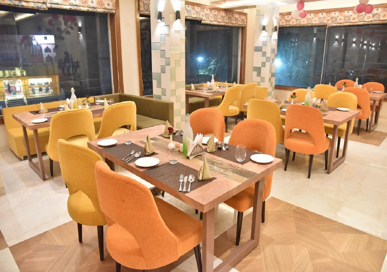 Hotel Rk Grand Benares Buitenkant foto