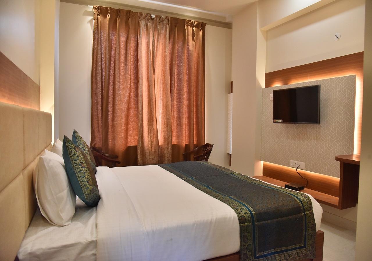 Hotel Rk Grand Benares Buitenkant foto