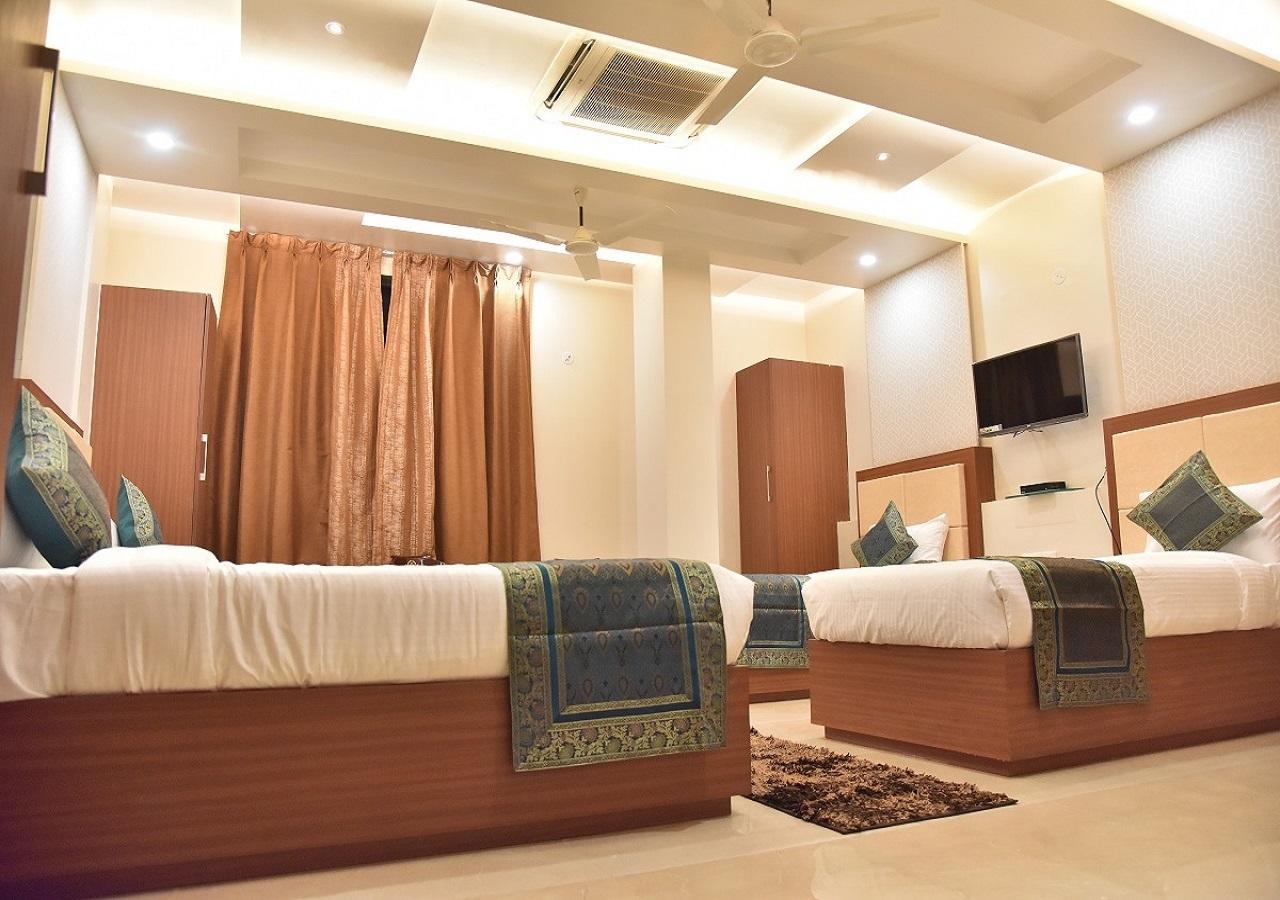 Hotel Rk Grand Benares Buitenkant foto