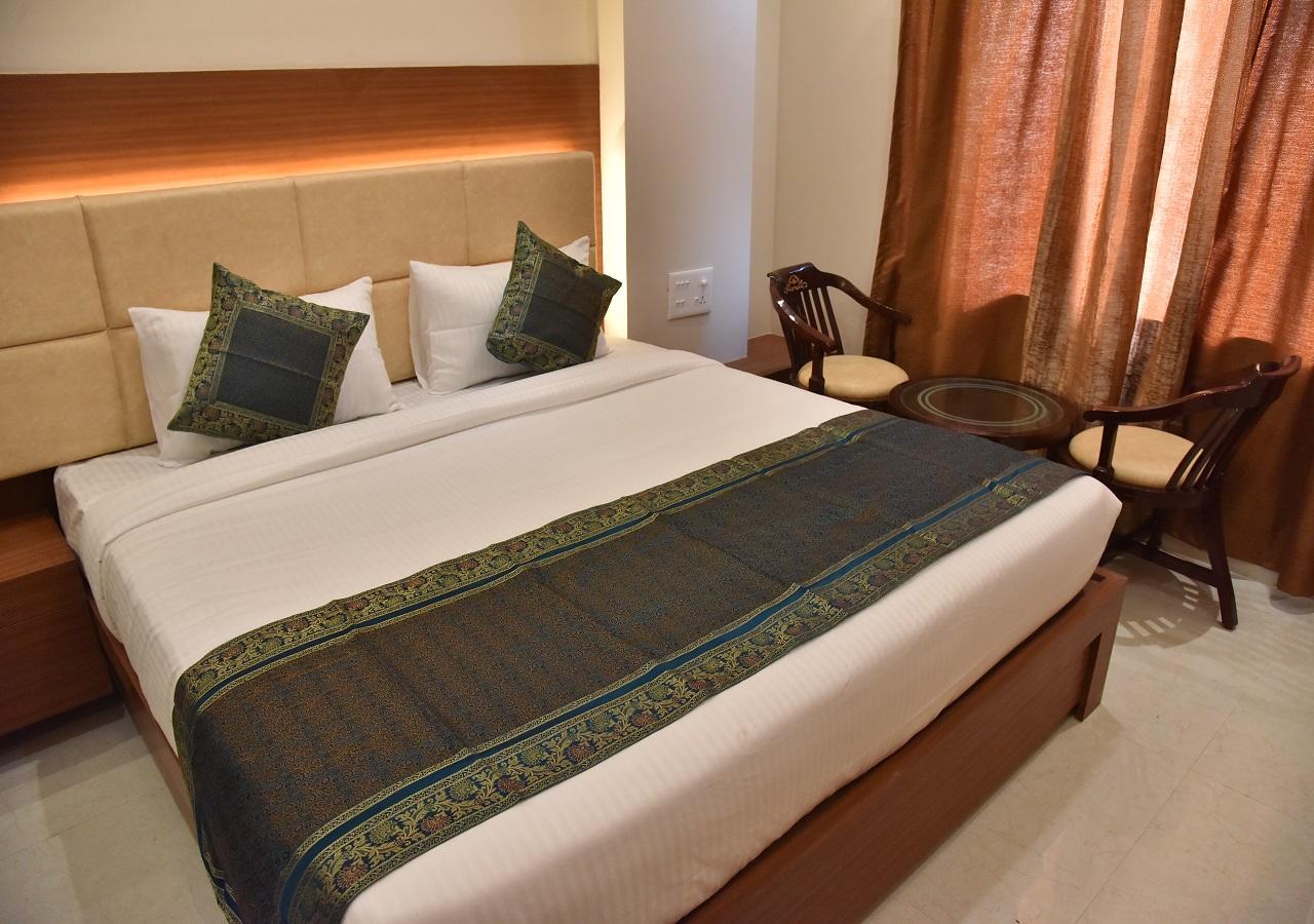 Hotel Rk Grand Benares Buitenkant foto